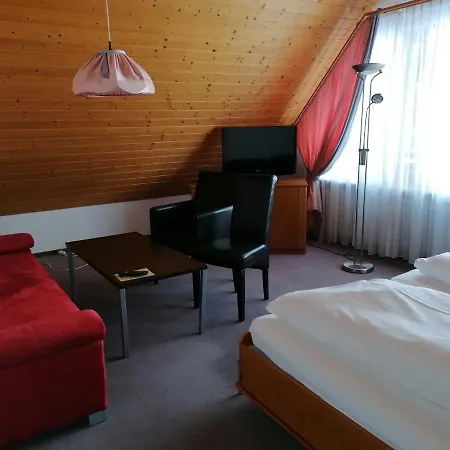 Gasthof Zum Kreuz Hotel *