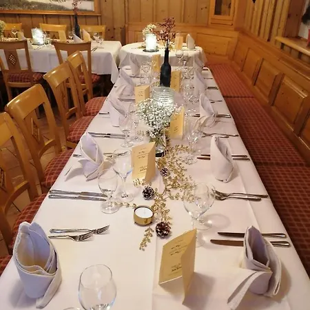 Hotel Gasthof Zum Kreuz *