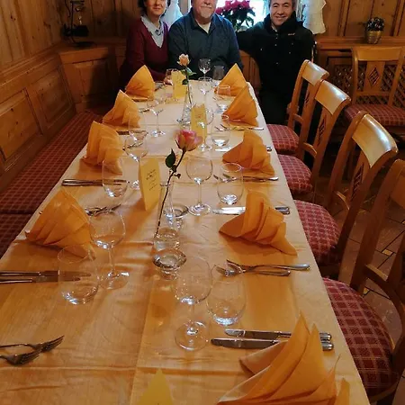 Gasthof Zum Kreuz *