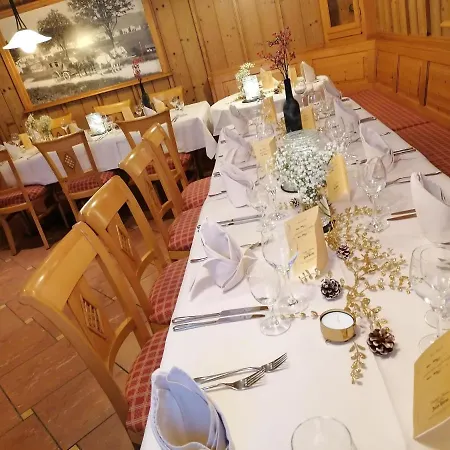 Gasthof Zum Kreuz *